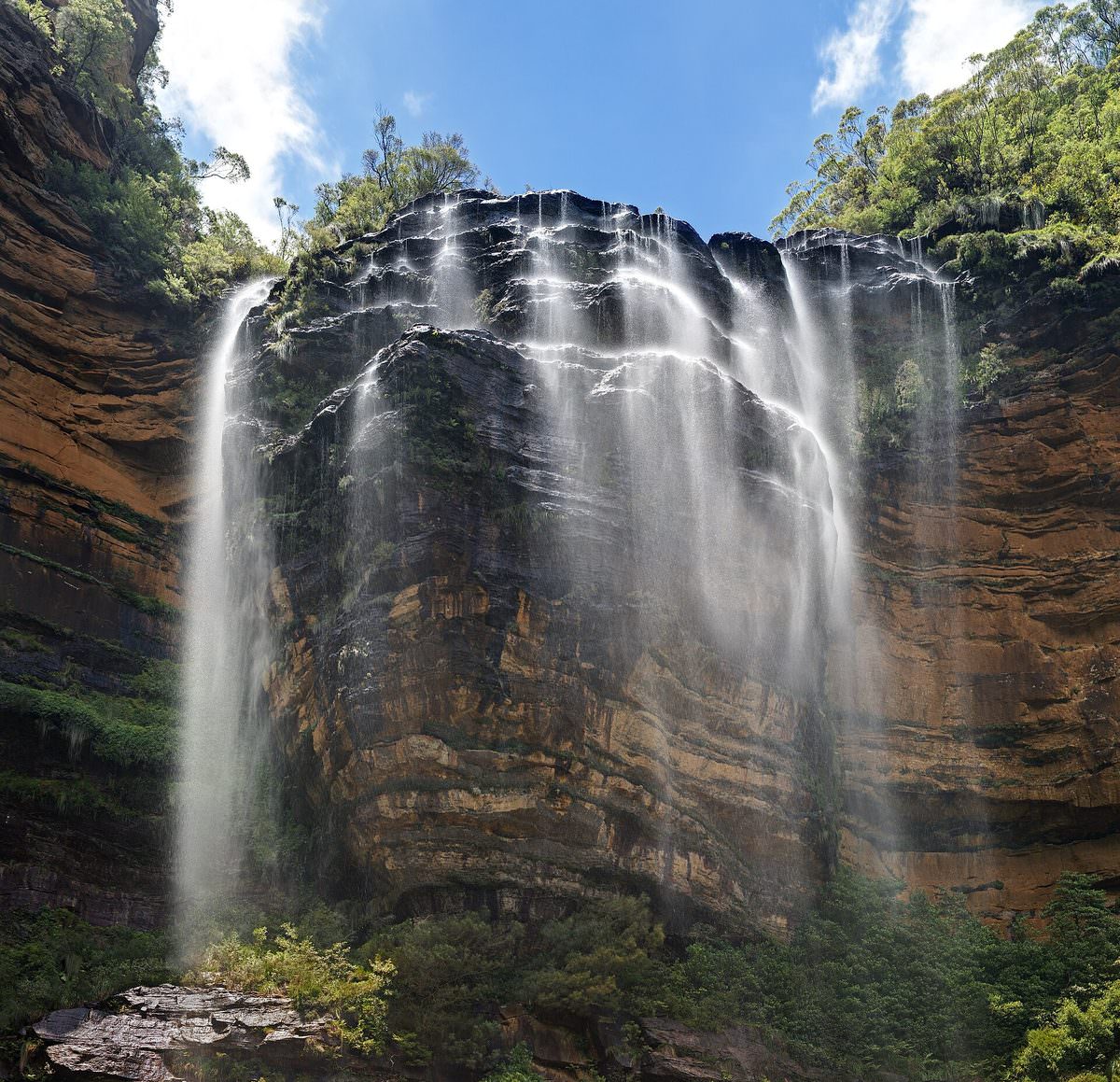 Upper Wentworth Falls dropping over a sandstone ledge